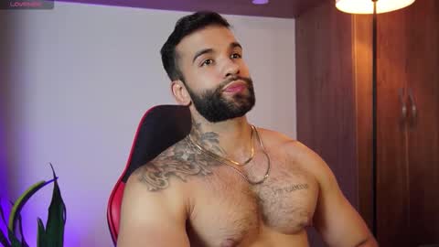 Mark online show from November 2025 09:54:01 PM