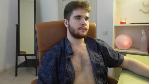 Snapshot of mark_maxim chatting on October 2025 01:44:01 PM MARK MAXIM online show from October 2025 01:44:01 PM