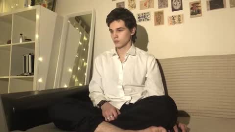 Mark online show from November 2025 03:33:02 PM