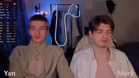 Snapshot of mark_sun chatting on December 2025 04:50:02 AM Mark online show from December 2025 04:50:02 AM