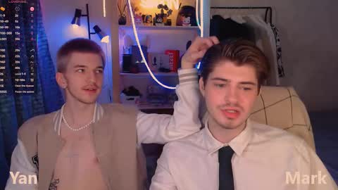 Snapshot of mark_sun chatting on December 2025 06:26:01 PM Mark online show from December 2025 06:26:01 PM