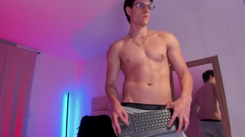 Snapshot of mark_thonson chatting on March 2026 02:22:02 AM troy online show from March 2026 02:22:02 AM