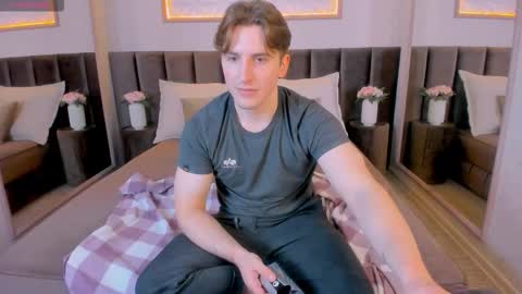 Mark online show from November 2025 12:38:01 PM