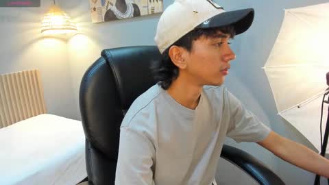 markbowie online show from March 2026 07:19:01 PM