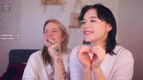 Kira and Evia online show from November 2025 01:10:02 PM