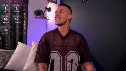 Mark Santos online show from November 2025 08:36:01 AM