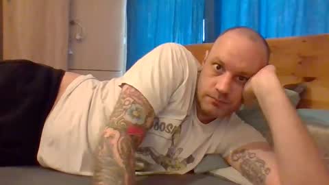 markus_7 online show from April 2026 11:44:01 AM