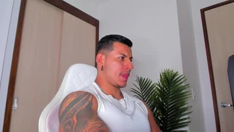 markus... Y online show from February 2025 09:58:01 PM