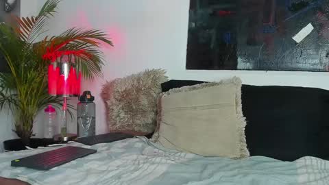 Snapshot of markus_latin chatting on January 2025 04:59:01 PM Markus latin online show from January 2025 04:59:01 PM