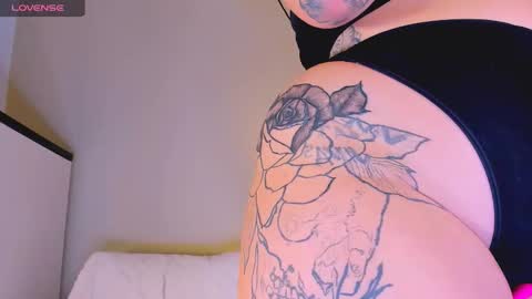 Mari online show from October 2025 04:20:02 AM