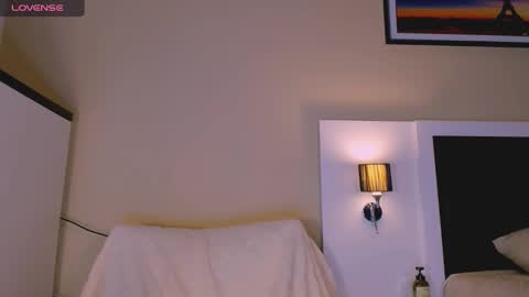 Mari online show from October 2025 04:21:01 AM