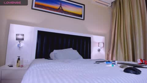 Mari online show from October 2025 05:19:01 AM