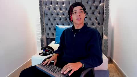 Snapshot of marshall_spencer chatting on November 2025 01:06:01 PM MARSHALL online show from November 2025 01:06:01 PM