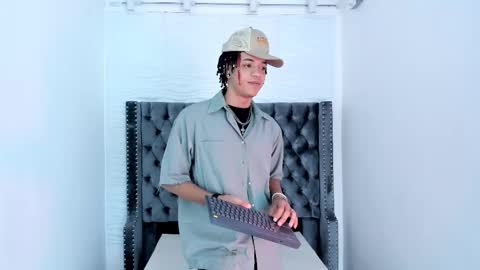 Snapshot of marshall_spencer chatting on November 2025 01:11:01 PM MARSHALL online show from November 2025 01:11:01 PM