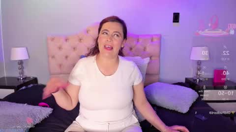 Marthina  online show from September 2025 08:00:02 PM