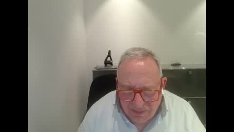 martin_1947 online show from February 2025 11:04:02 PM