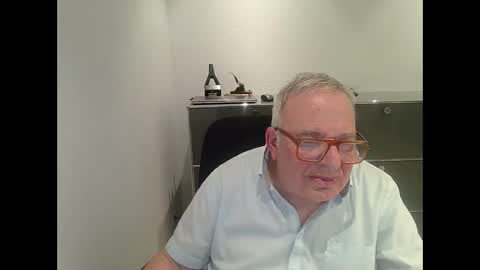 martin_1947 online show from February 2025 11:14:02 PM