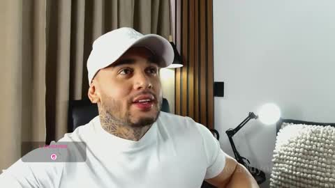Snapshot of martin_colby05 chatting on June 2026 07:40:02 PM ONLYFANS Sotoandres modelo independiente online show from June 2026 07:40:02 PM