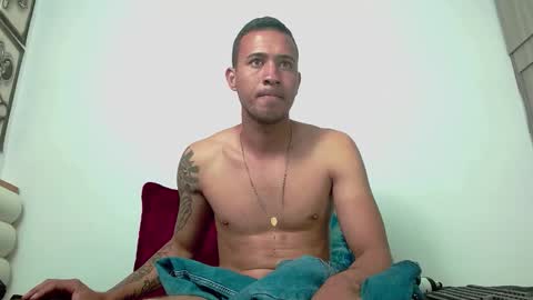 martin_smith20 online show from November 2025 11:21:02 PM