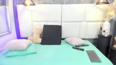 Martina  online show from April 2026 01:10:02 PM