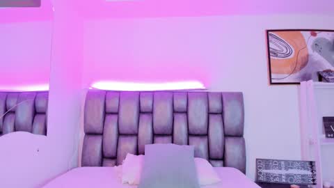 Martina online show from September 2025 01:48:02 PM