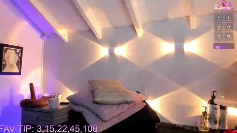 martina mIIler online show from February 2026 01:04:01 PM