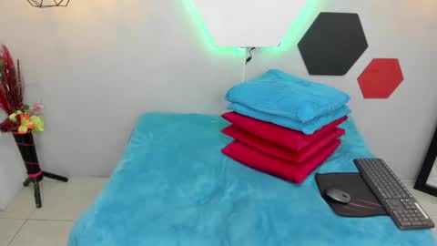 Martina online show from February 2025 05:15:02 AM