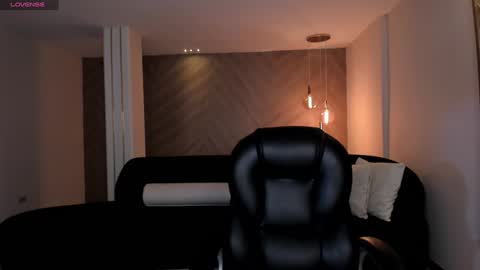 Martinna Bonnet online show from December 2024 10:29:02 AM