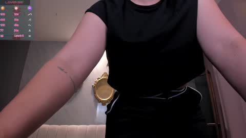 Martinna Bonnet online show from December 2024 10:25:02 AM