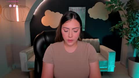 Martinna Bonnet online show from March 2025 04:57:01 PM