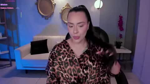 Martinna Bonnet online show from November 2025 03:23:02 PM