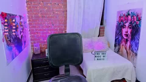 Snapshot of mary_bruss chatting on February 2025 02:06:02 AM online show from February 2025 02:06:02 AM