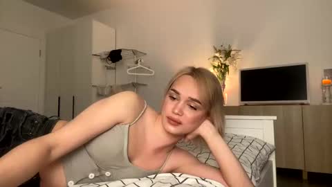 Mary online show from December 2024 10:34:01 PM