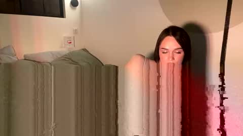 Mary online show from November 2025 07:37:02 PM