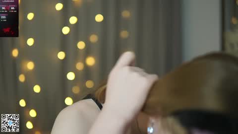 Mary online show from December 2024 01:49:02 PM