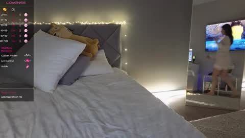 Maria online show from October 2025 05:08:02 PM