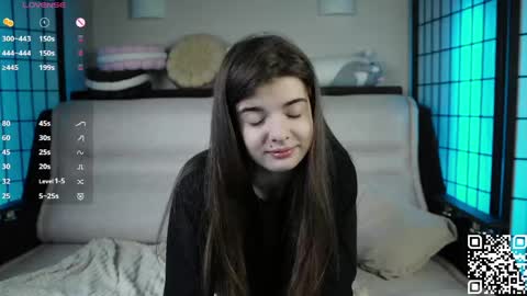 Snapshot of mary_shake chatting on May 2026 01:00:01 AM Mary online show from May 2026 01:00:01 AM