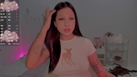 Snapshot of mary_tim chatting on October 2025 04:59:02 PM Maryana online show from October 2025 04:59:02 PM