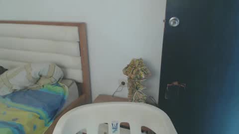 Snapshot of maryam_arabicmilk chatting on February 2025 08:27:02 PM maryam_arabicmilk online show from February 2025 08:27:02 PM