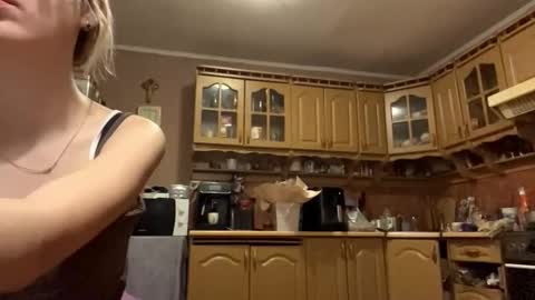 Tessa  online show from March 2026 09:32:02 PM