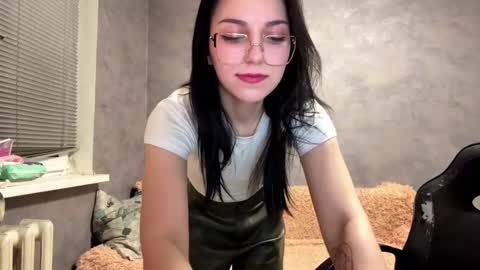 Stephie online show from December 2025 08:36:02 PM