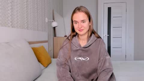 Mari online show from November 2025 08:15:01 AM