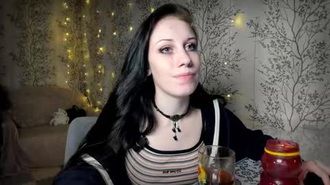 Mary Lou online show from November 2025 11:54:01 AM