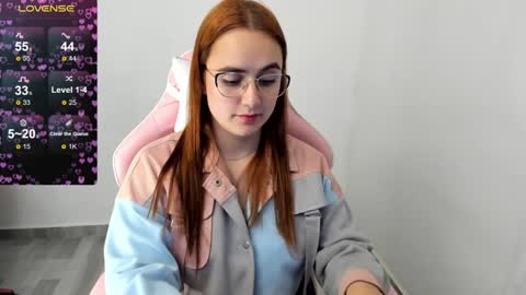 Dulce Maria online show from January 2025 11:17:01 PM