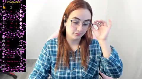 Dulce Maria online show from March 2025 11:00:02 PM