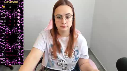 Dulce Maria online show from March 2025 06:56:02 PM