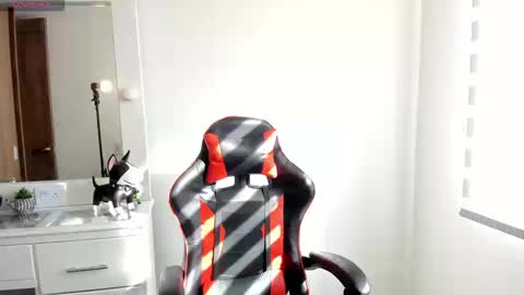 Dulce Maria online show from September 2025 09:04:02 PM