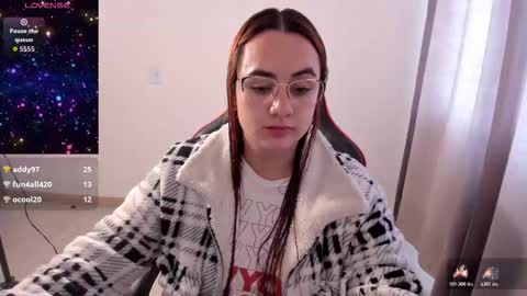 Dulce Maria online show from November 2025 05:57:01 PM