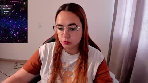 Dulce Maria online show from November 2025 08:11:01 PM