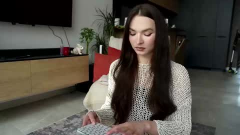 Marina online show from November 2025 10:14:02 AM